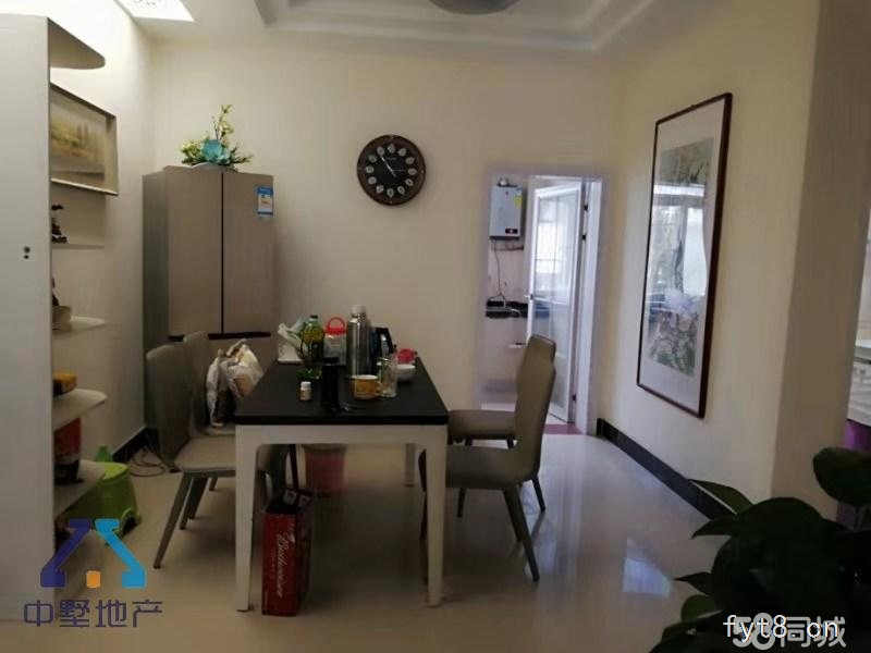 华联商厦旁 中间楼层大三室 采光户型好精装修家具家电全送